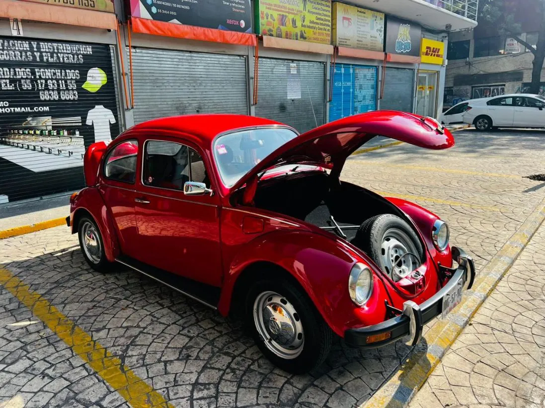 VOLKSWAGEN SEDÁN BOCHO 1992