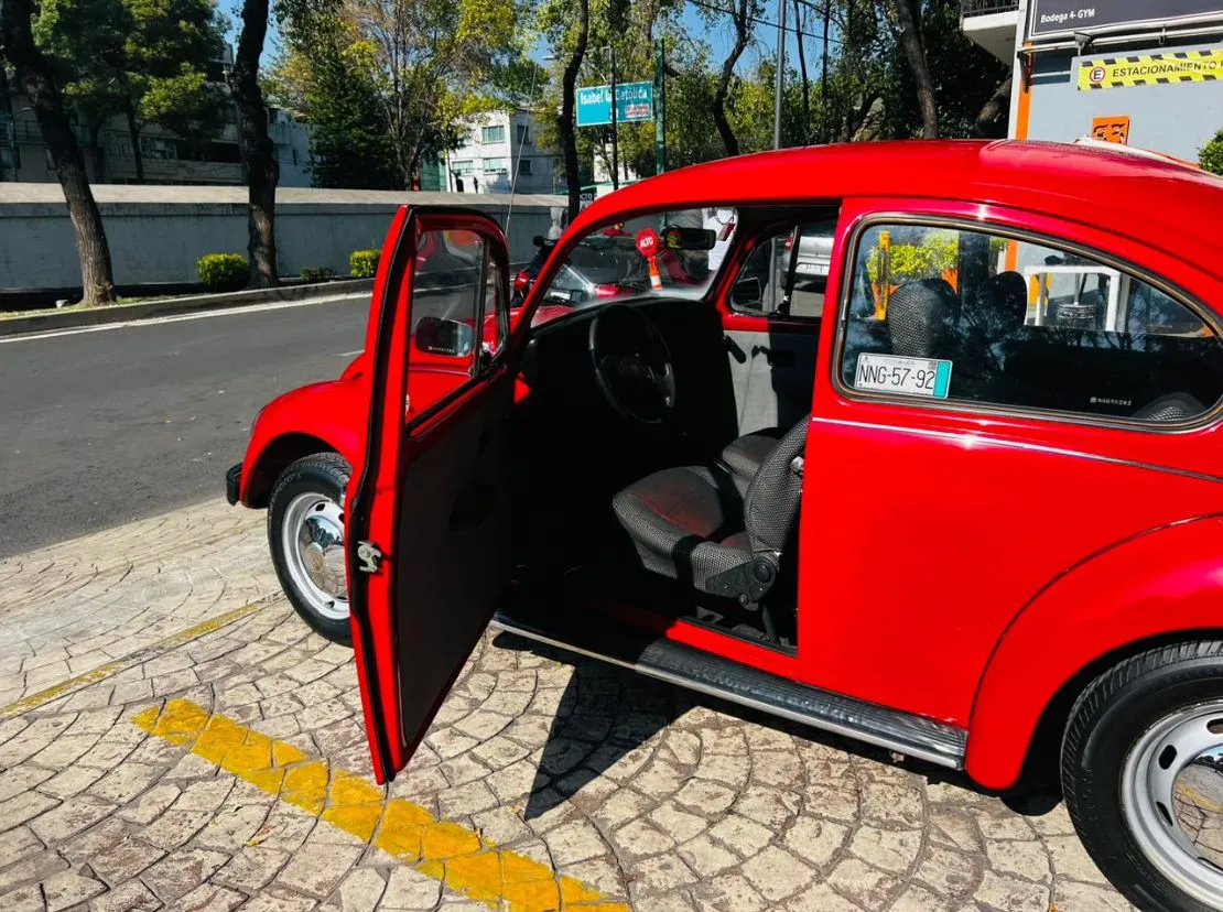 VOLKSWAGEN SEDÁN BOCHO 1992