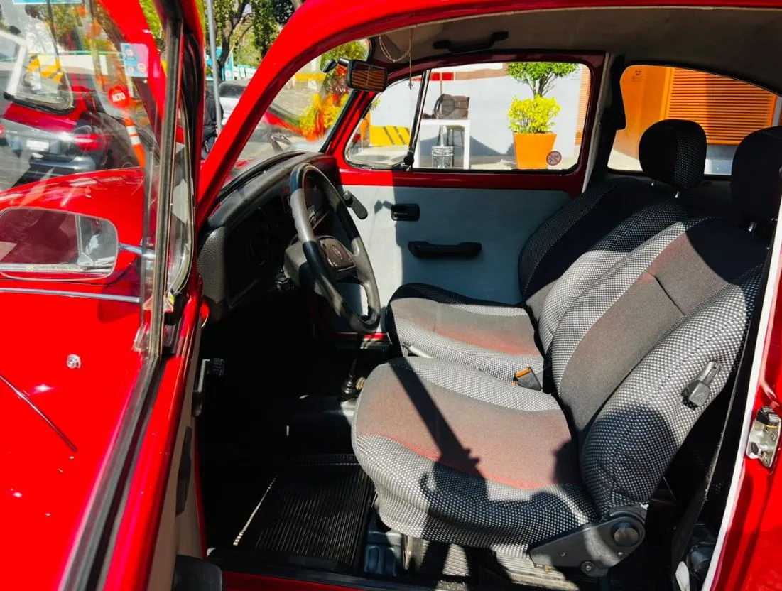 VOLKSWAGEN SEDÁN BOCHO 1992