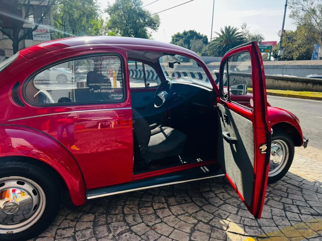 VOLKSWAGEN SEDÁN BOCHO 1992