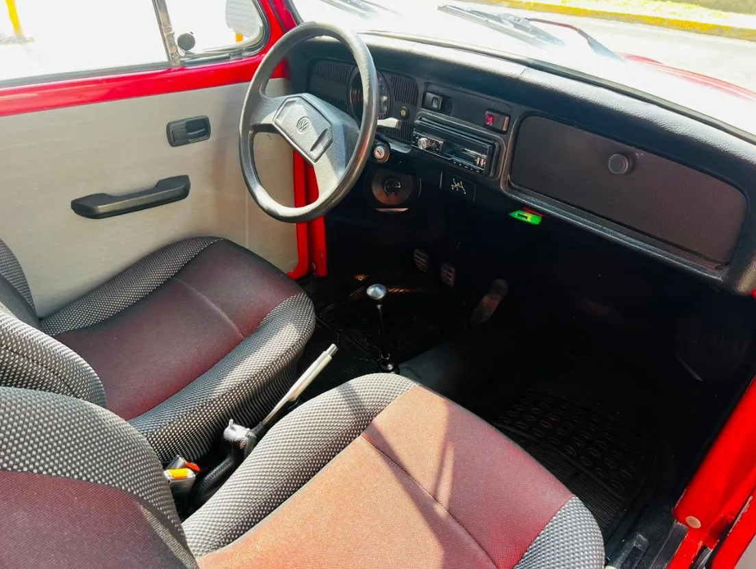 VOLKSWAGEN SEDÁN BOCHO 1992