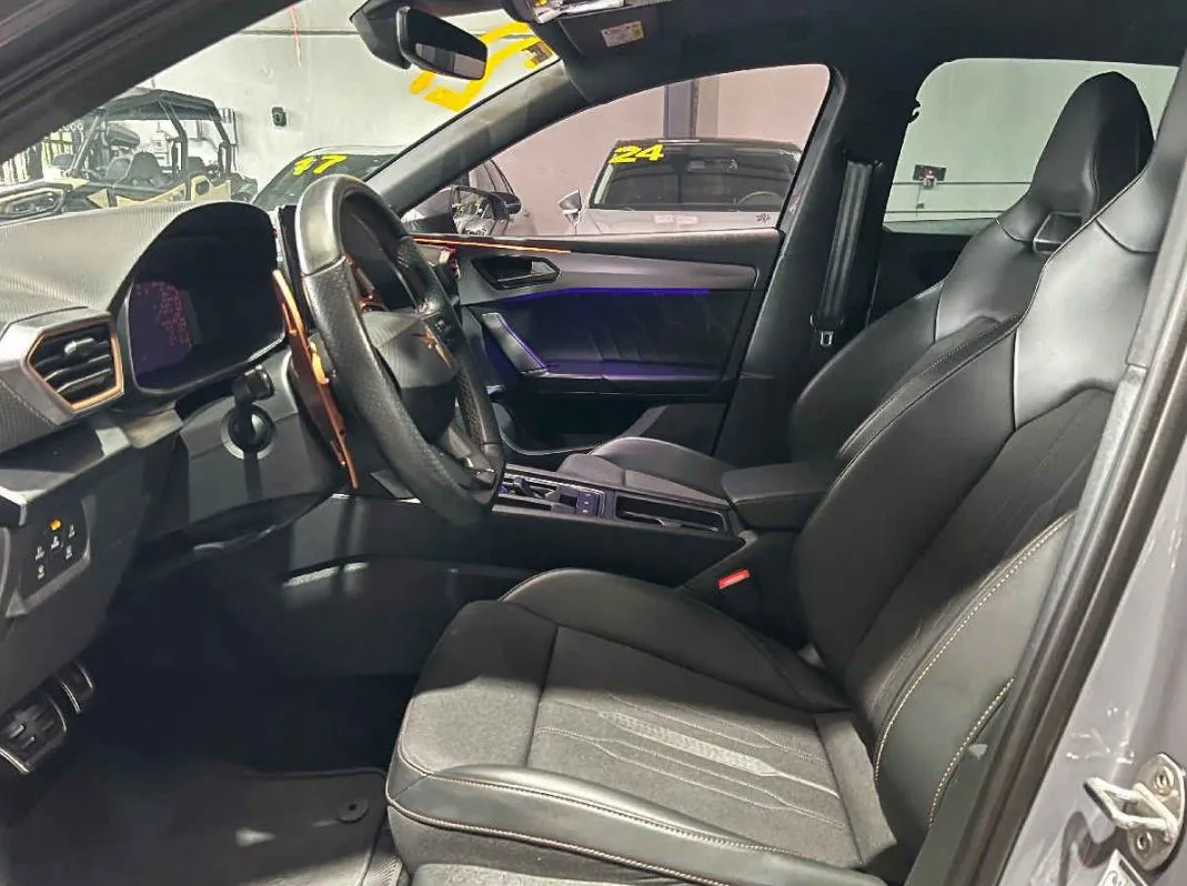 Cupra Leon 2023 5p Cupra 245 L4/2.0/T Aut.