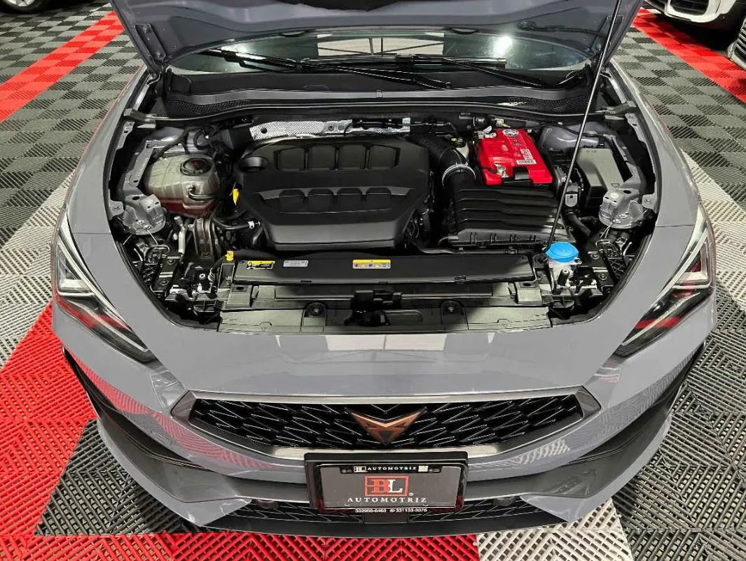 Cupra Leon 2023 5p Cupra 245 L4/2.0/T Aut.