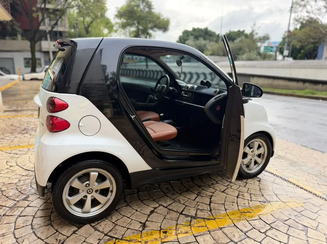 SMART FORTWO COUPÉ MHD 2013