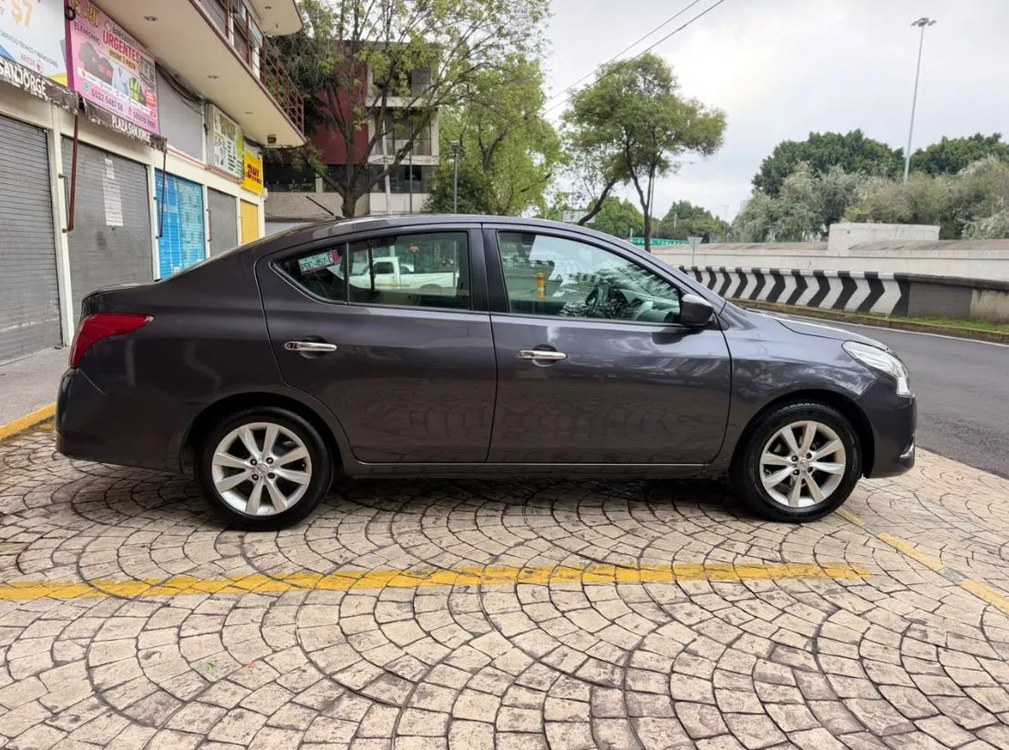 VERSA ADVANCE 2017 AUTOMÁTICO