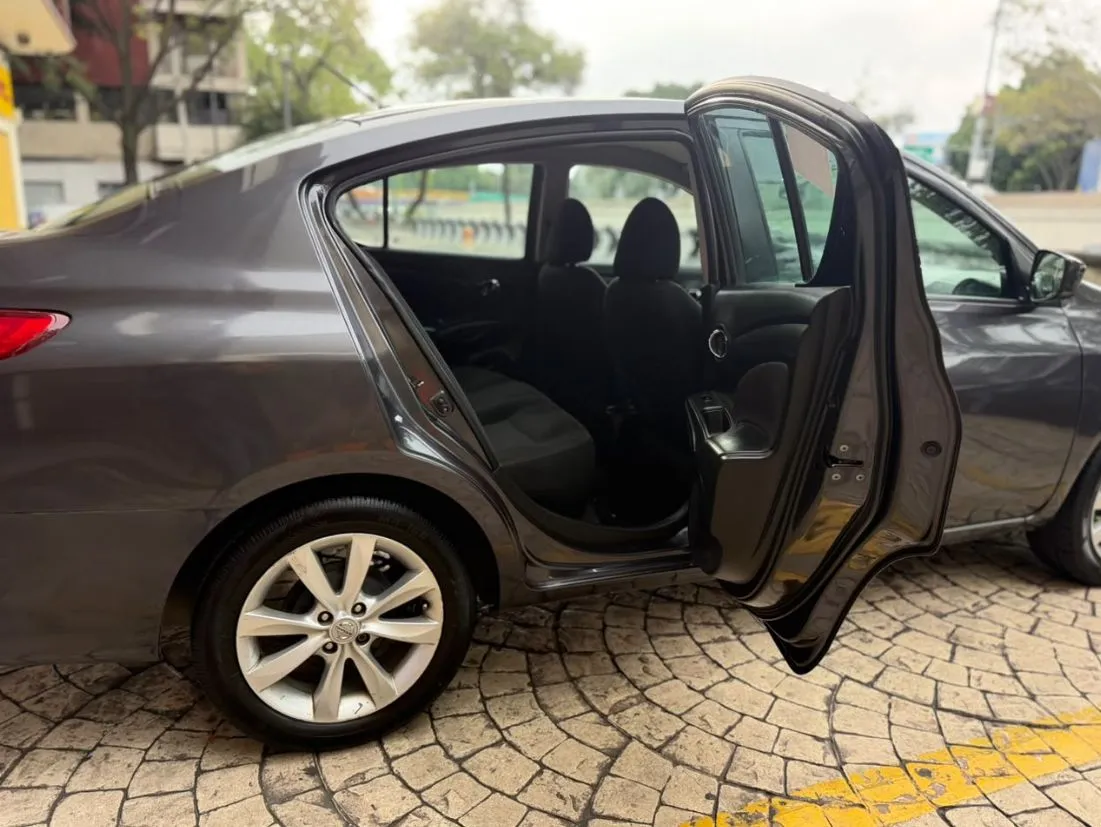 VERSA ADVANCE 2017 AUTOMÁTICO