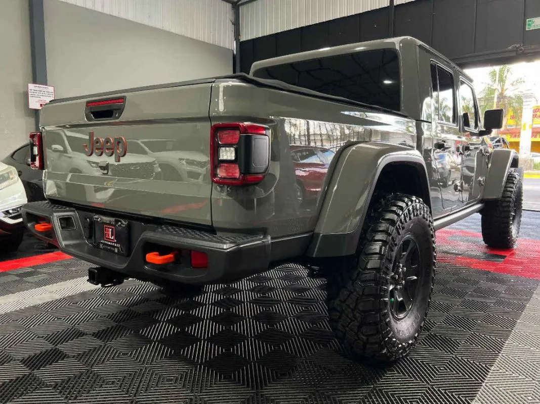 Jeep JT/Gladiator 2022 5p Mojave V6/3.6 Aut.