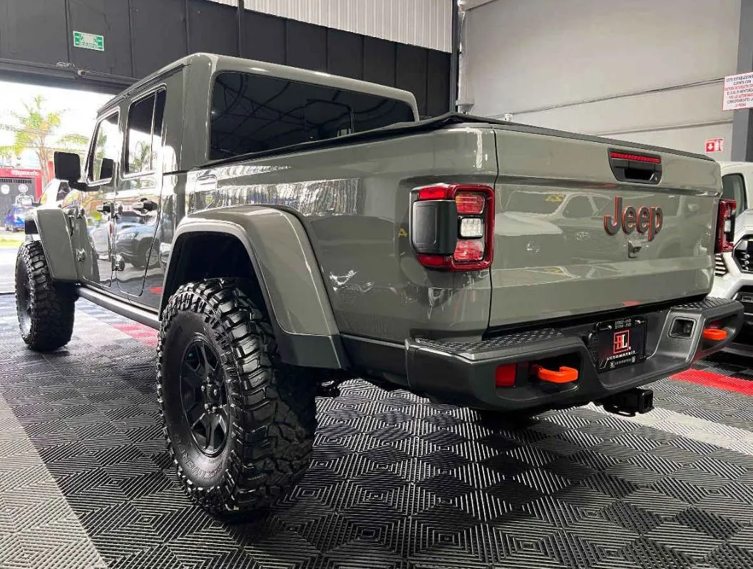 Jeep JT/Gladiator 2022 5p Mojave V6/3.6 Aut.