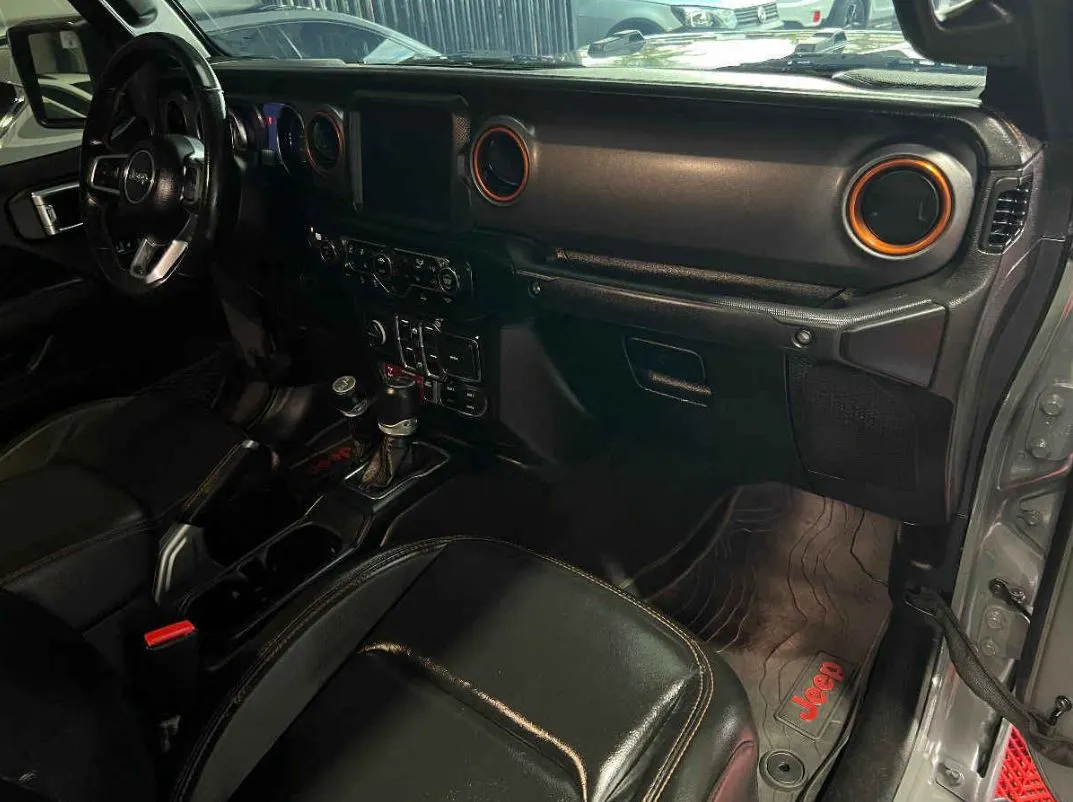 Jeep JT/Gladiator 2022 5p Mojave V6/3.6 Aut.