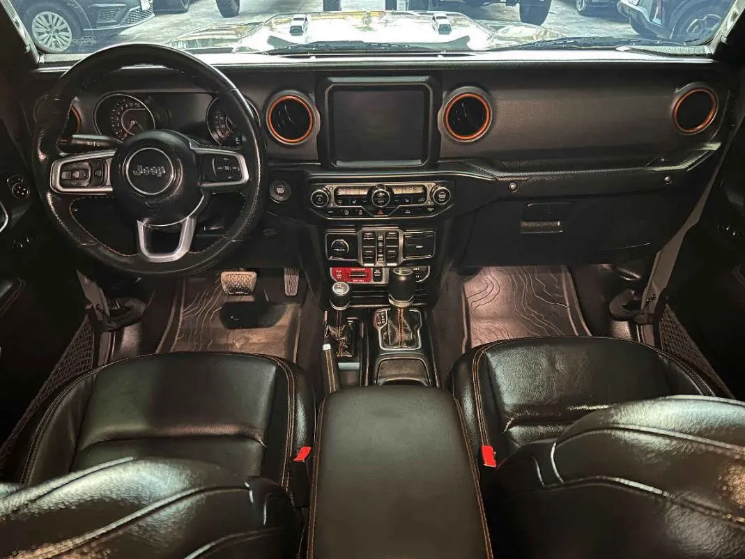 Jeep JT/Gladiator 2022 5p Mojave V6/3.6 Aut.