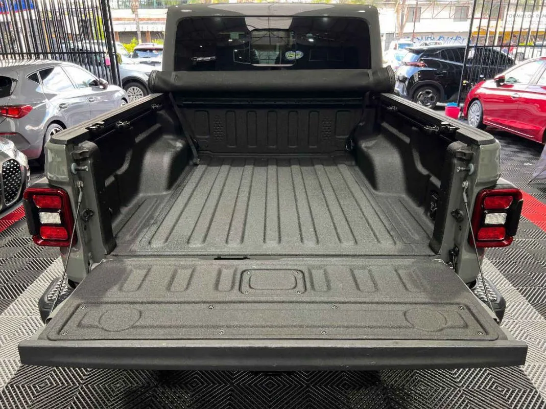 Jeep JT/Gladiator 2022 5p Mojave V6/3.6 Aut.