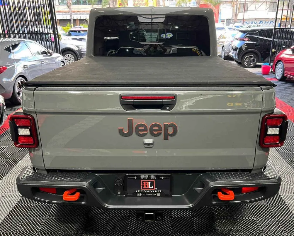 Jeep JT/Gladiator 2022 5p Mojave V6/3.6 Aut.