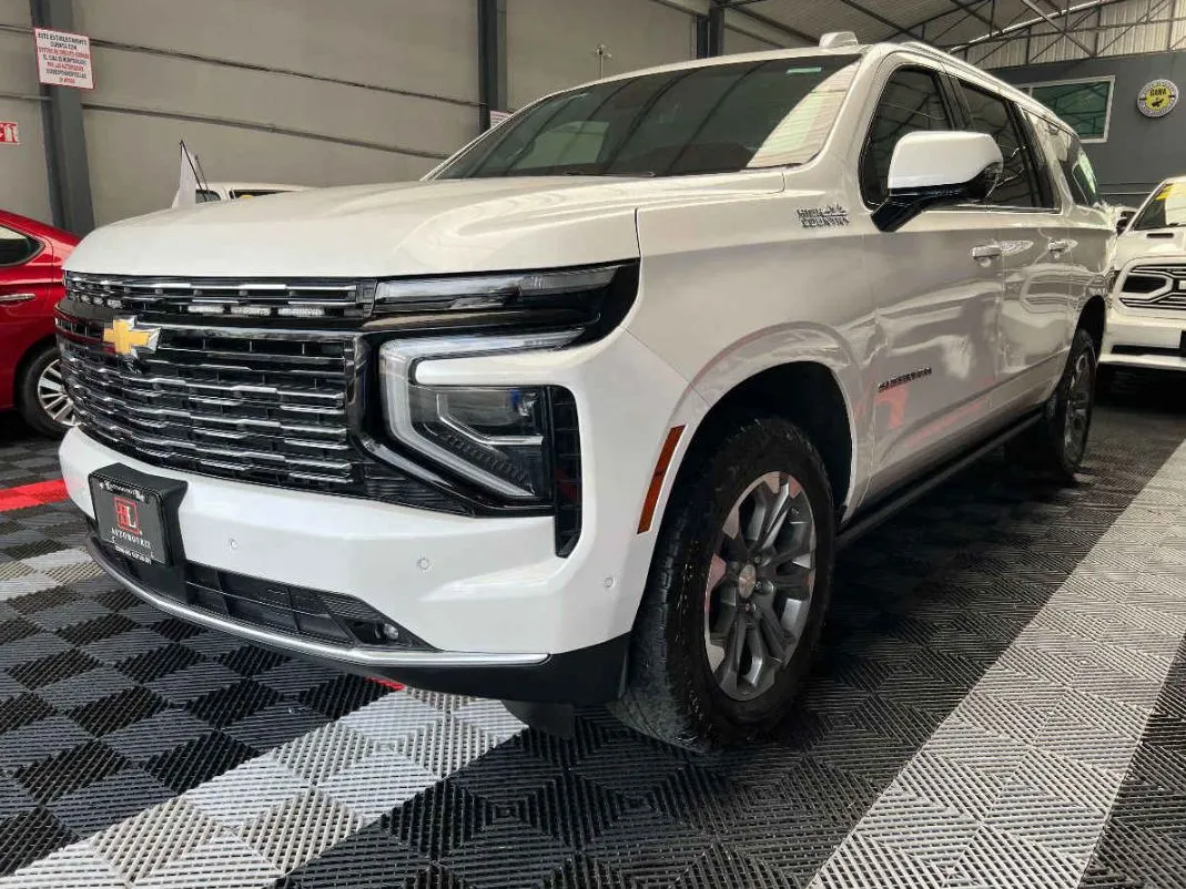 Chevrolet Suburban 2025