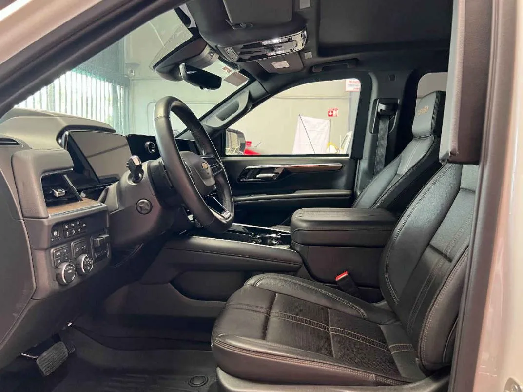 Chevrolet Suburban 2025