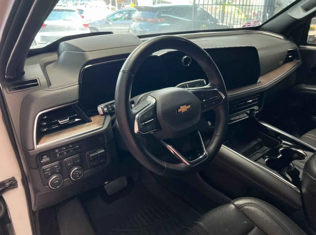 Chevrolet Suburban 2025
