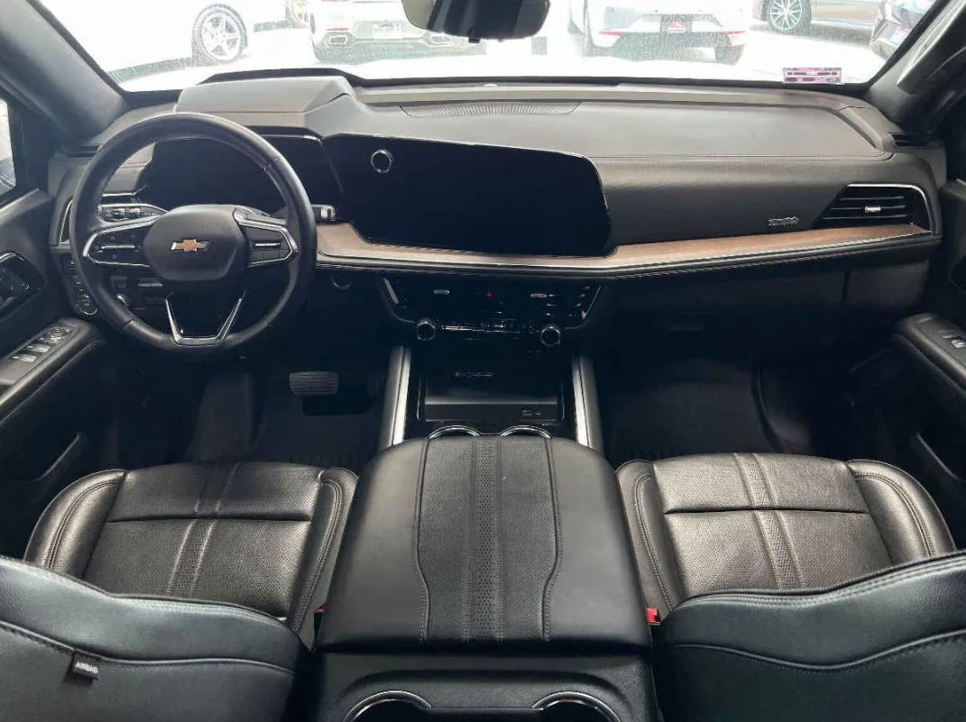 Chevrolet Suburban 2025