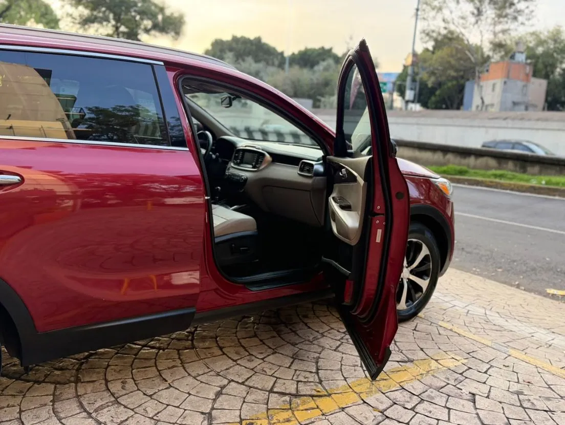 KIA SORENTO EX PACK 2016 (3 FILAS DE ASIENTOS)