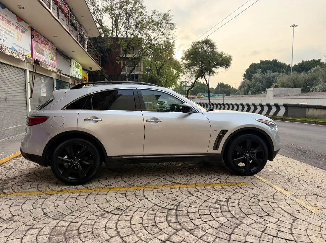 INFINITI QX70 SPORT 2020