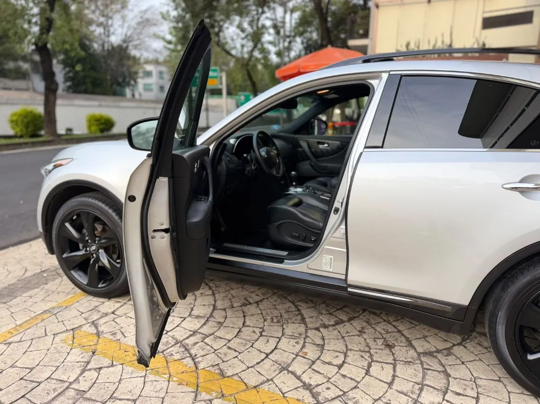 INFINITI QX70 SPORT 2020