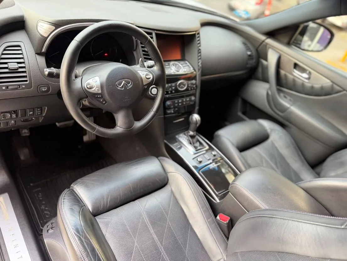 INFINITI QX70 SPORT 2020