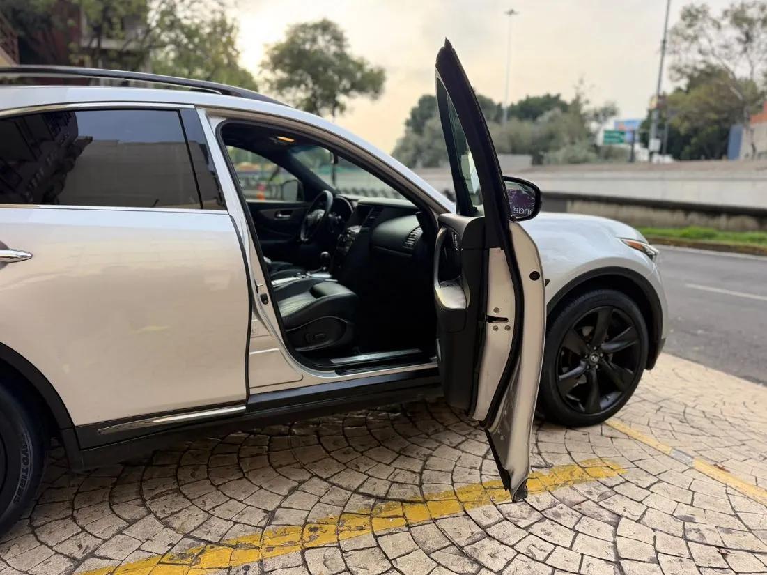 INFINITI QX70 SPORT 2020