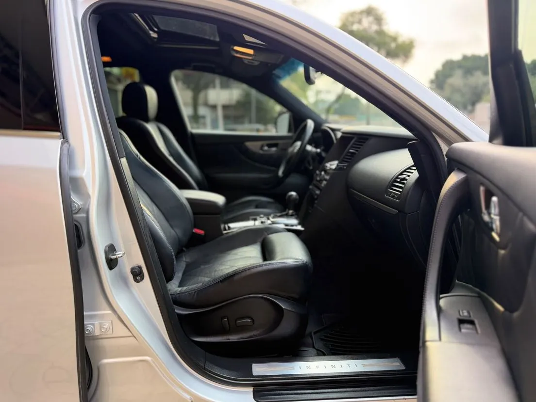 INFINITI QX70 SPORT 2020