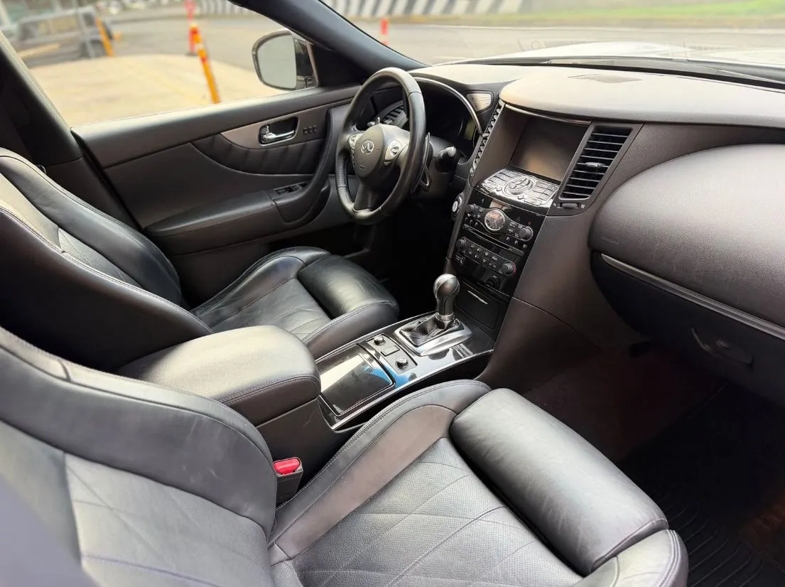 INFINITI QX70 SPORT 2020