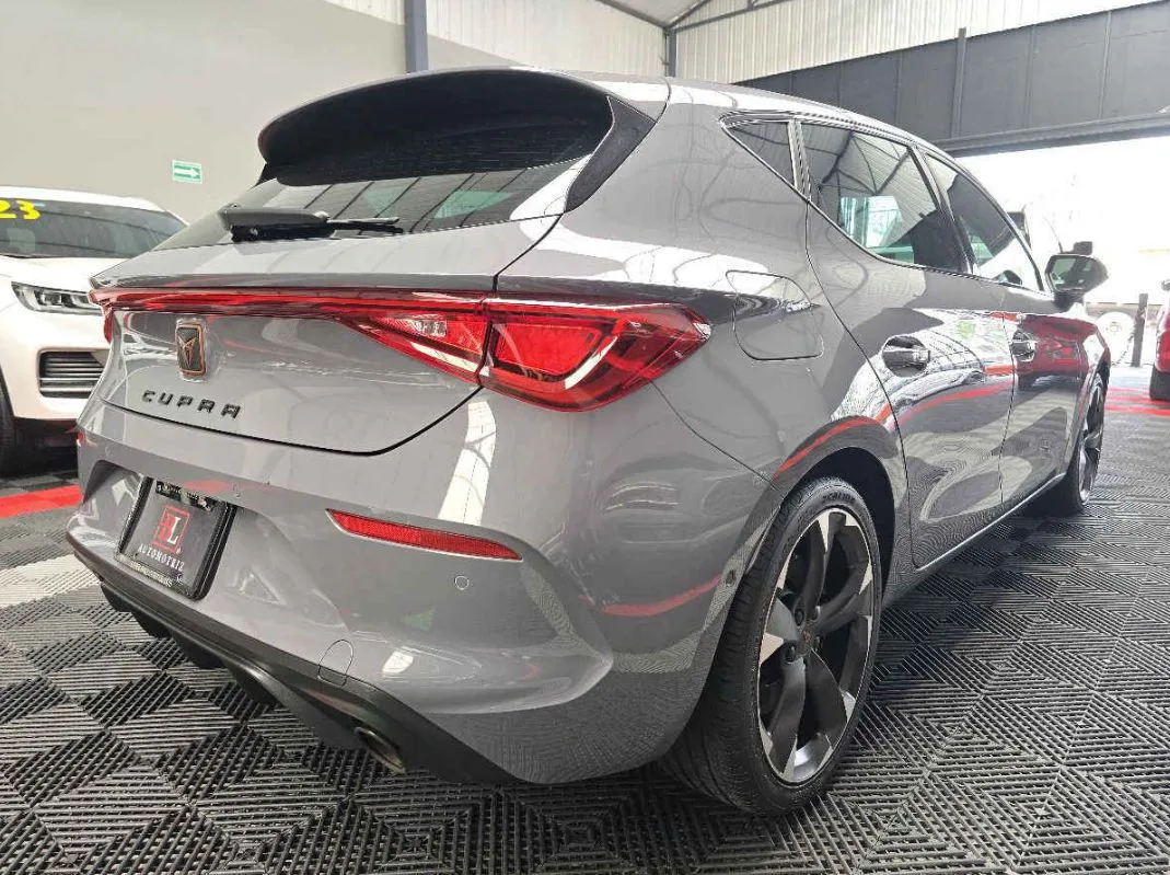 Cupra Leon 2023 5p Cupra 245 L4/2.0/T Aut. 84,000kl