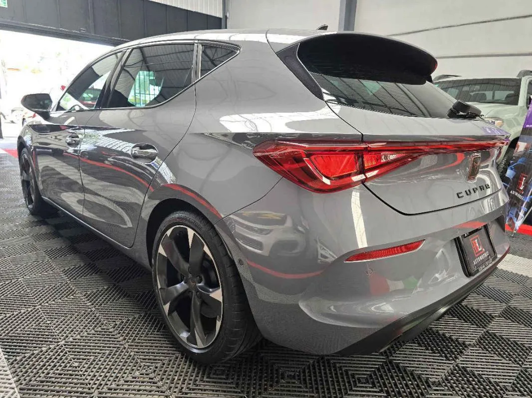 Cupra Leon 2023 5p Cupra 245 L4/2.0/T Aut. 84,000kl