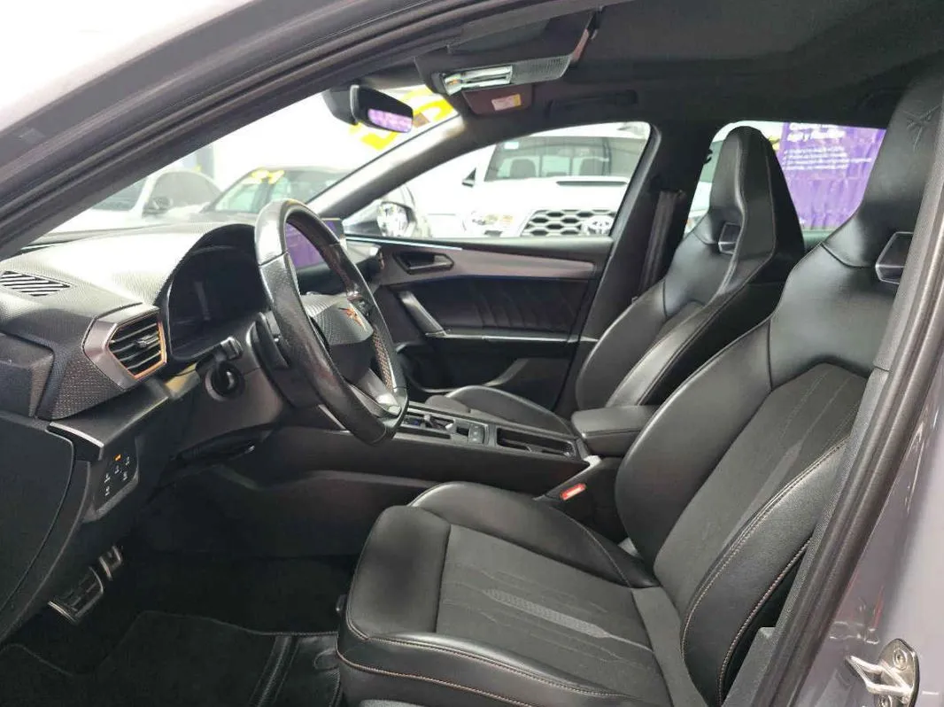 Cupra Leon 2023 5p Cupra 245 L4/2.0/T Aut. 84,000kl