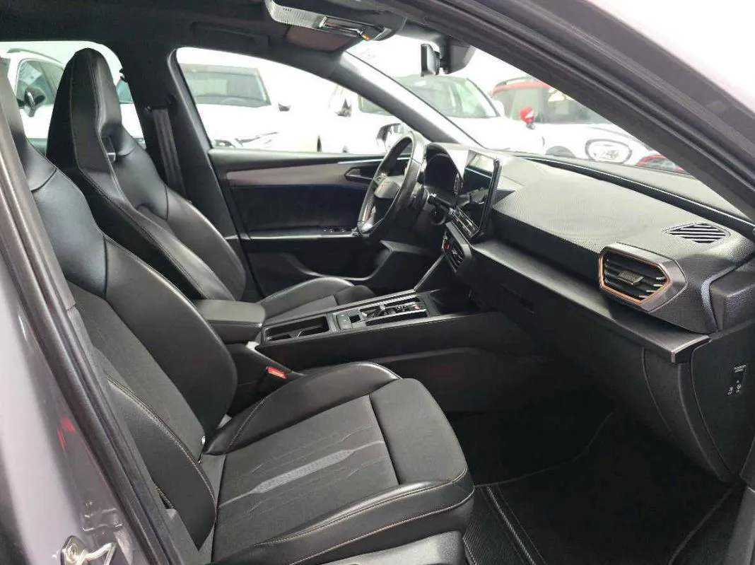 Cupra Leon 2023 5p Cupra 245 L4/2.0/T Aut. 84,000kl