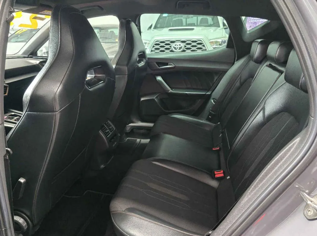 Cupra Leon 2023 5p Cupra 245 L4/2.0/T Aut. 84,000kl