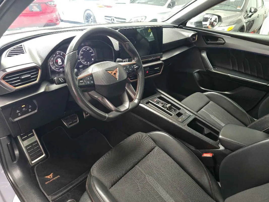 Cupra Leon 2023 5p Cupra 245 L4/2.0/T Aut. 84,000kl