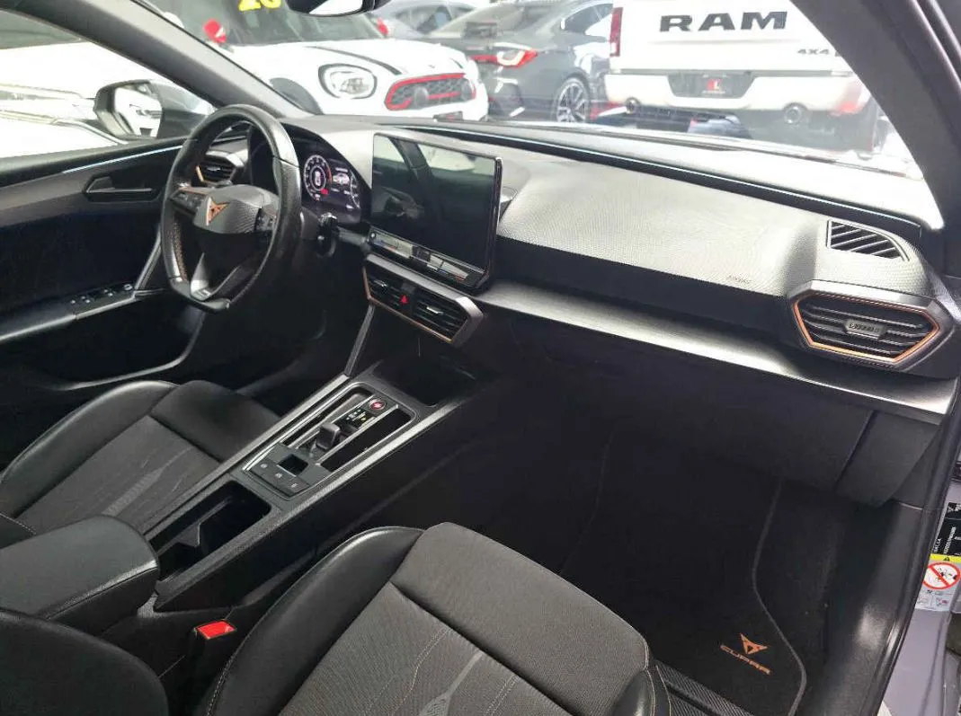 Cupra Leon 2023 5p Cupra 245 L4/2.0/T Aut. 84,000kl