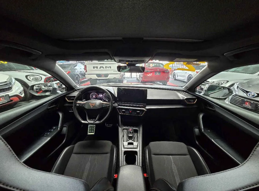 Cupra Leon 2023 5p Cupra 245 L4/2.0/T Aut. 84,000kl