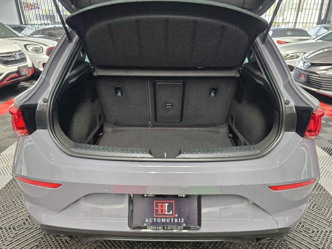 Cupra Leon 2023 5p Cupra 245 L4/2.0/T Aut. 84,000kl