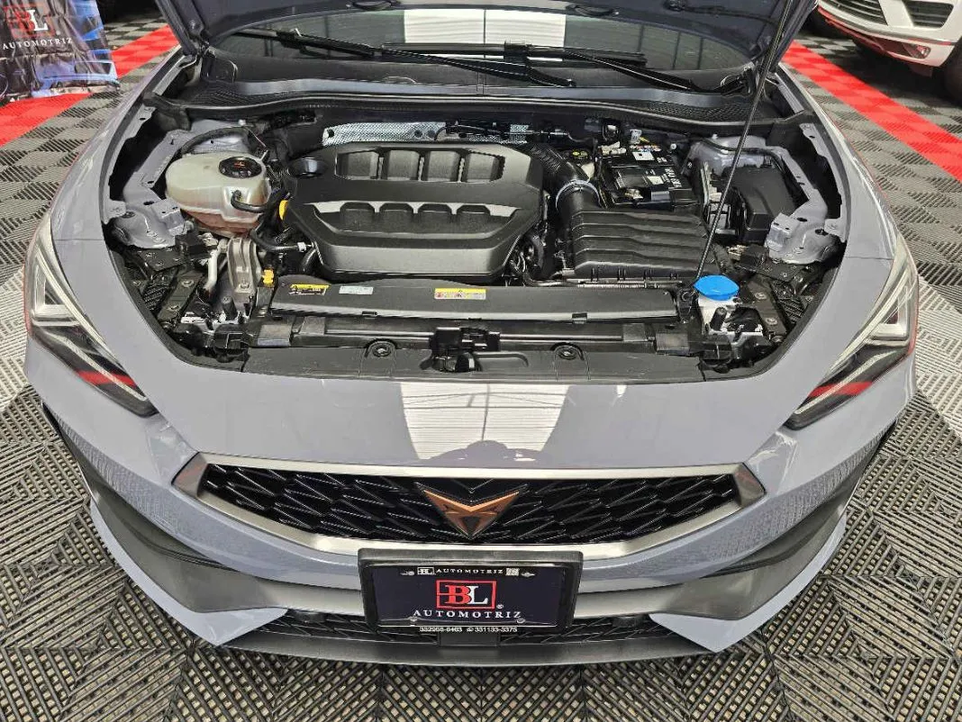 Cupra Leon 2023 5p Cupra 245 L4/2.0/T Aut. 84,000kl