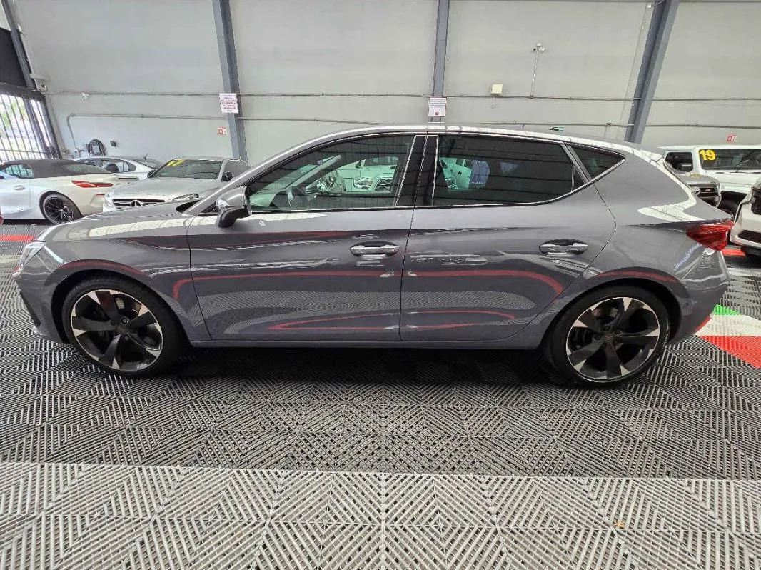 Cupra Leon 2023 5p Cupra 245 L4/2.0/T Aut. 84,000kl
