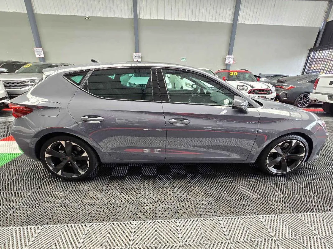 Cupra Leon 2023 5p Cupra 245 L4/2.0/T Aut. 84,000kl