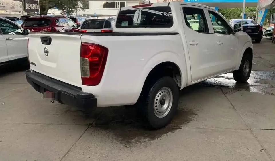 Nissan NP300 Pickup 2020 Manual | 82,000 km | Financiamiento con Enganche desde $20,000