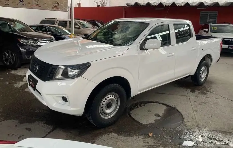 Nissan NP300 Pickup 2020 Manual | 82,000 km | Financiamiento con Enganche desde $20,000