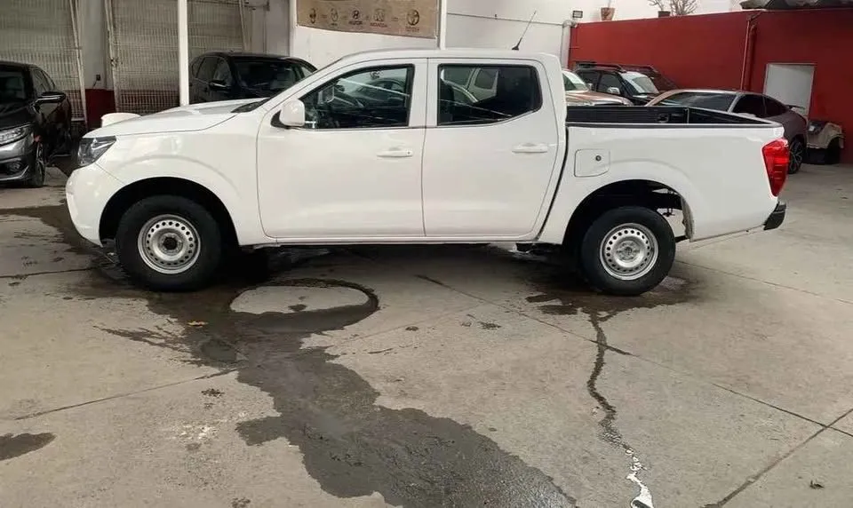 Nissan NP300 Pickup 2020 Manual | 82,000 km | Financiamiento con Enganche desde $20,000