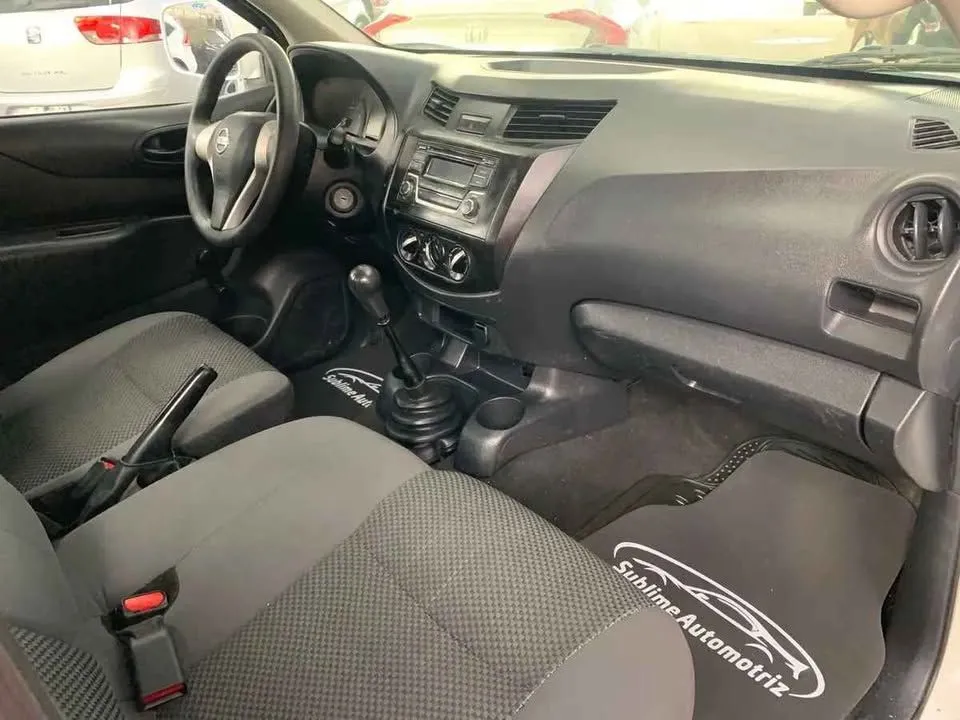 Nissan NP300 Pickup 2020 Manual | 82,000 km | Financiamiento con Enganche desde $20,000
