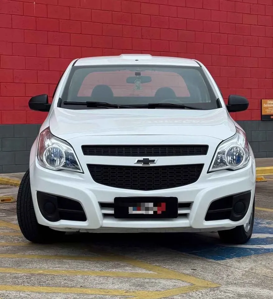 Chevrolet Montana 2017 Manual | 98,000 km | Pickup Versátil con Enganche desde $20,000
