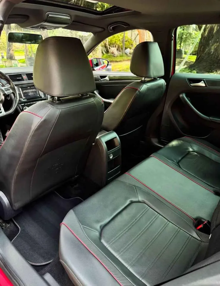 Volkswagen Jetta 2014 Automático | 96,000 km | Sedán Elegante con Enganche desde $20,000