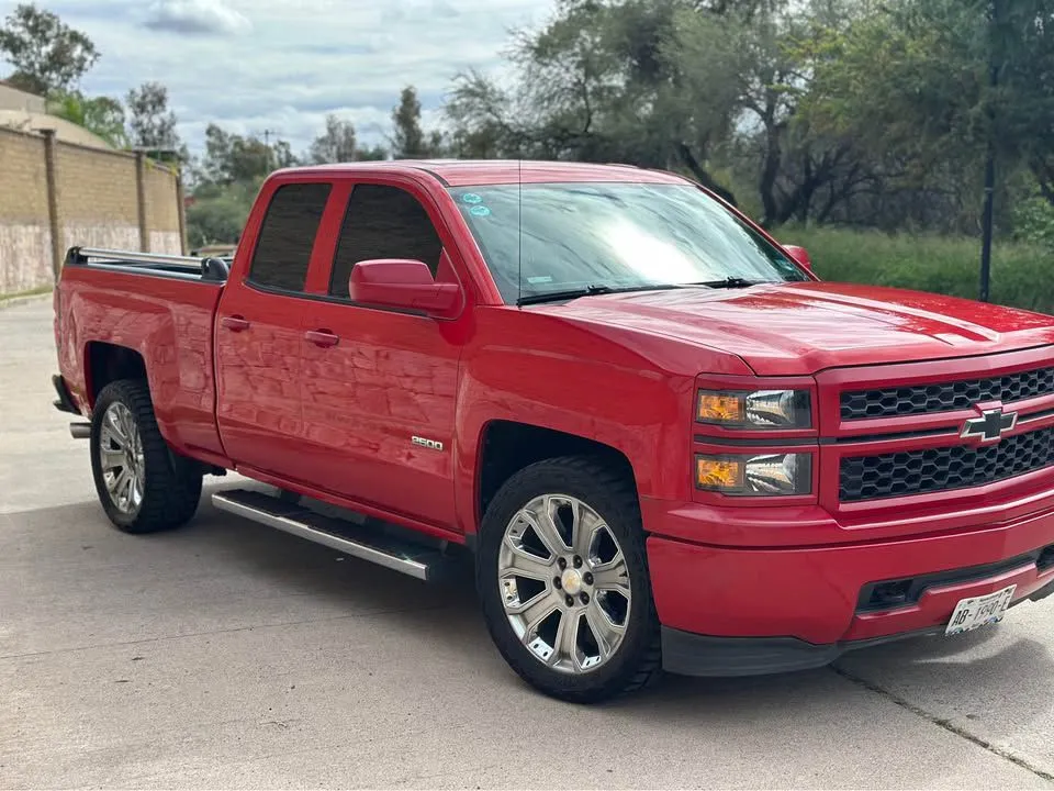 Chevrolet Silverado 2500 2014 | ¡V8, Solo 64k km y Lista para Exigentes!