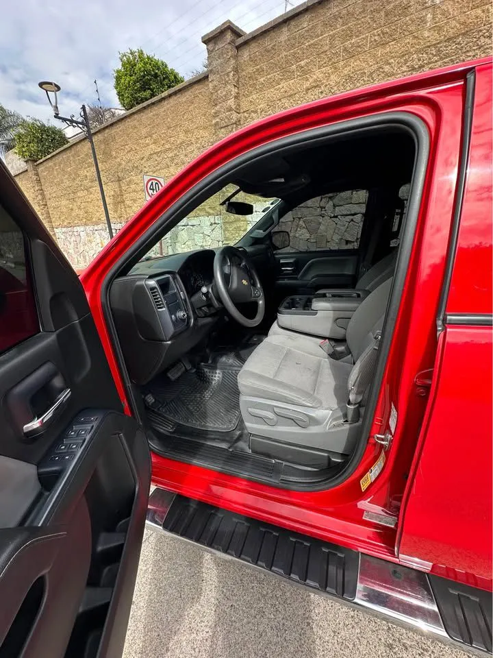 Chevrolet Silverado 2500 2014 | ¡V8, Solo 64k km y Lista para Exigentes!