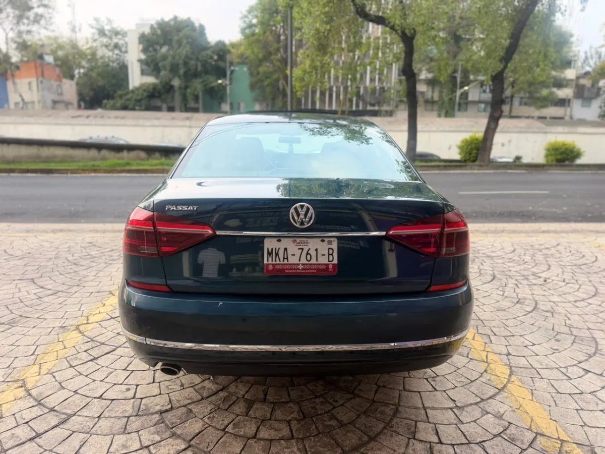 VOLKSWAGEN PASSAT HIGHLINE 2018