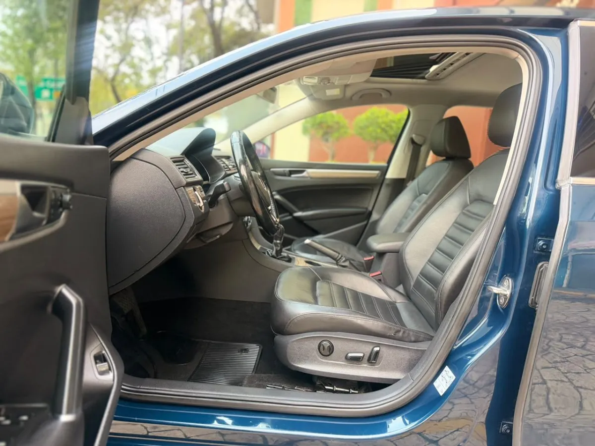 VOLKSWAGEN PASSAT HIGHLINE 2018