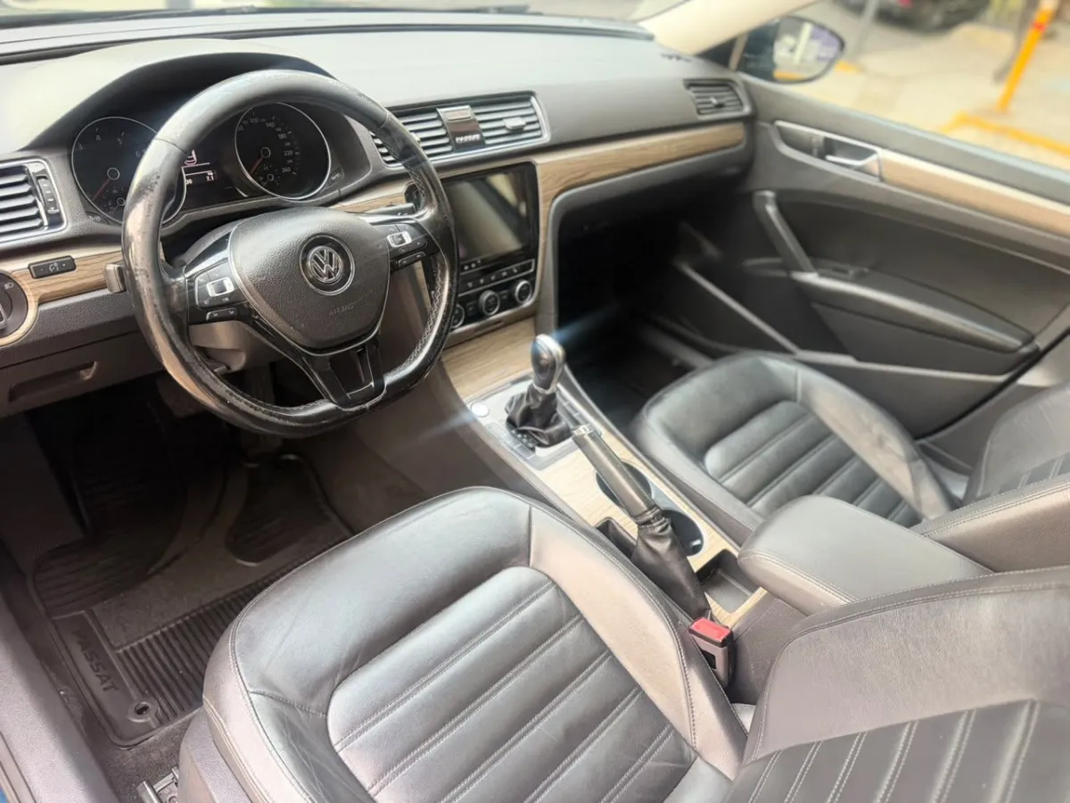 VOLKSWAGEN PASSAT HIGHLINE 2018